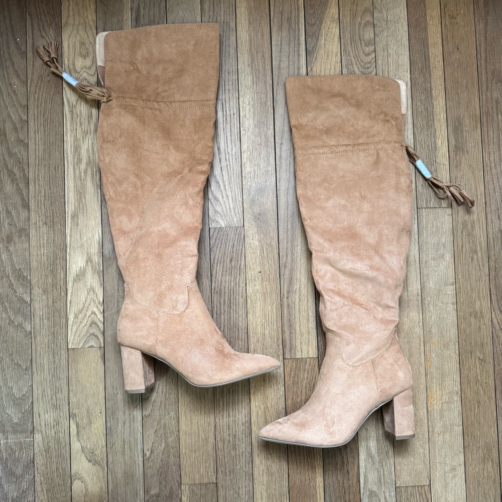 Brown Boots knee high boots size 7 has small stain see photos